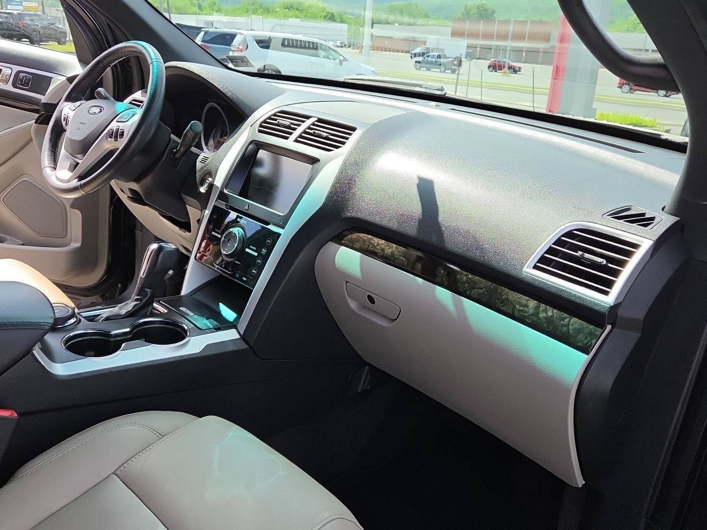 Used 2015 Ford Explorer Limited AWD/4WD image 21
