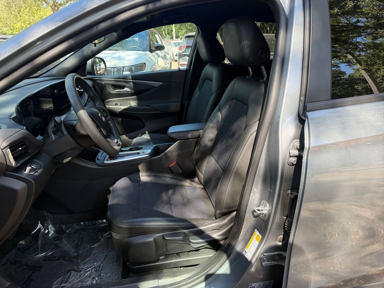 Used 2025 Buick Envista Preferred image 33