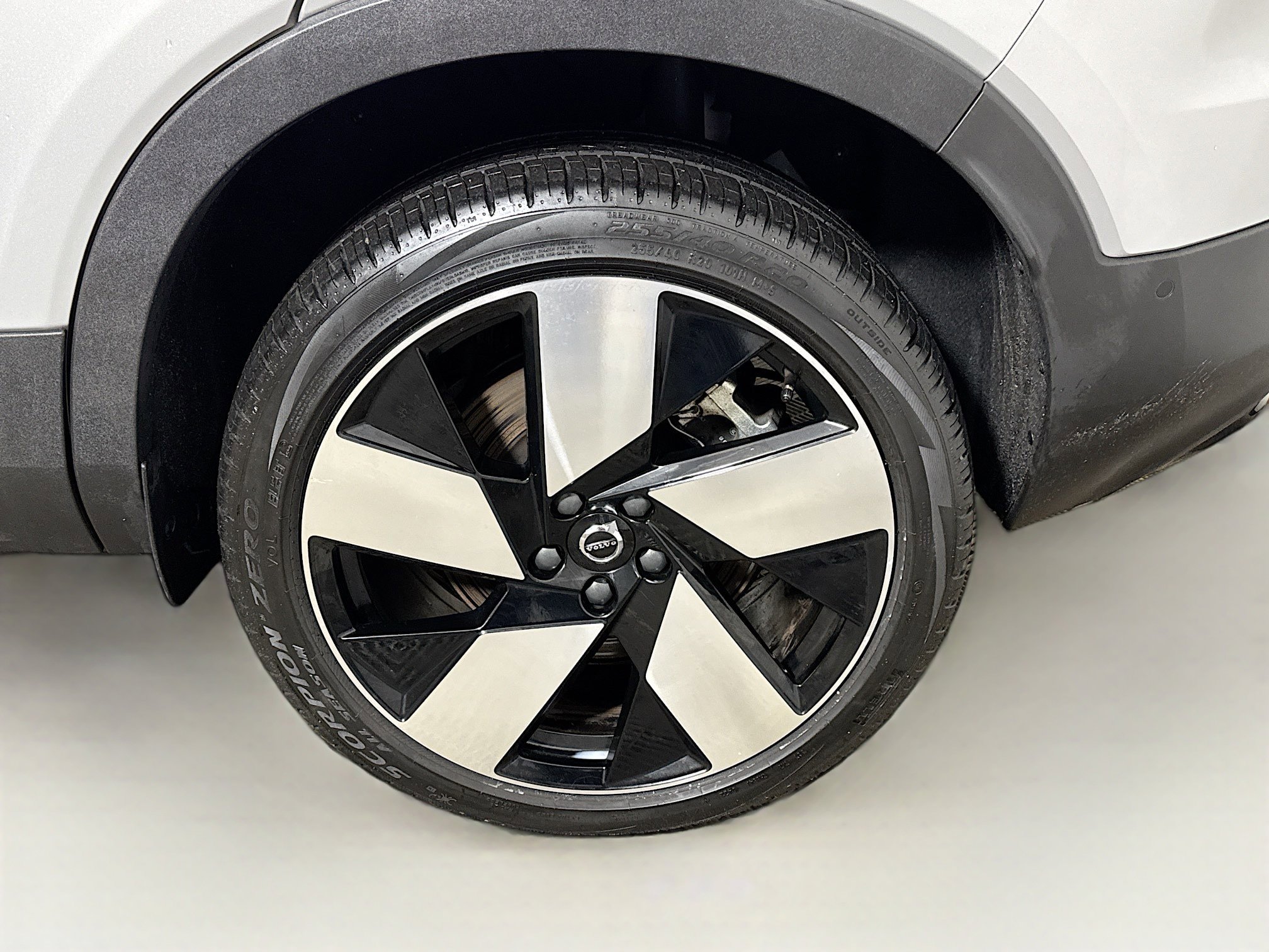 Used 2023 Volvo C40 P8 Recharge Ultimate AWD/4WD image 30
