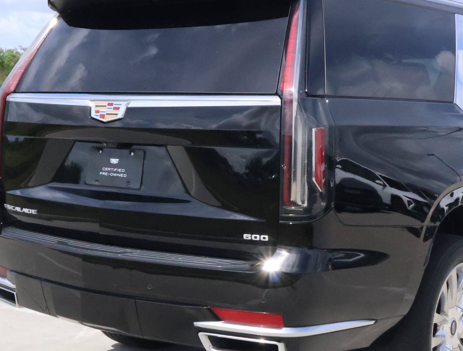 Used 2023 Cadillac Escalade ESV Premium Luxury AWD/4WD image 11