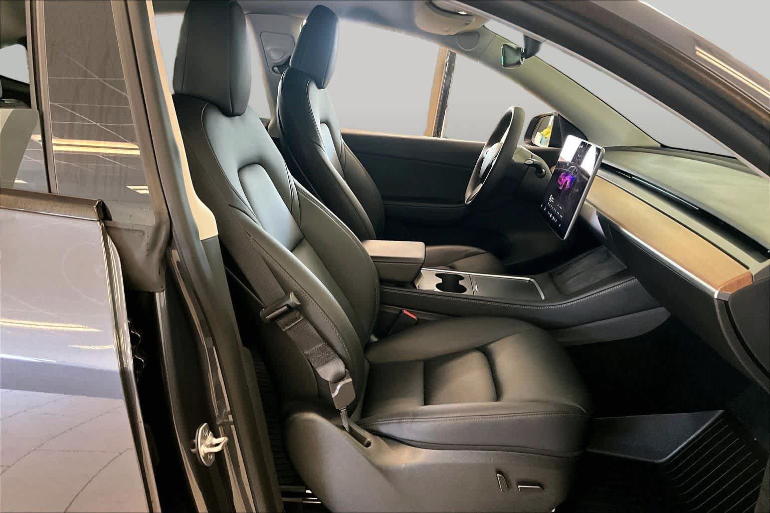 Used 2022 Tesla Model Y Long Range AWD/4WD image 8