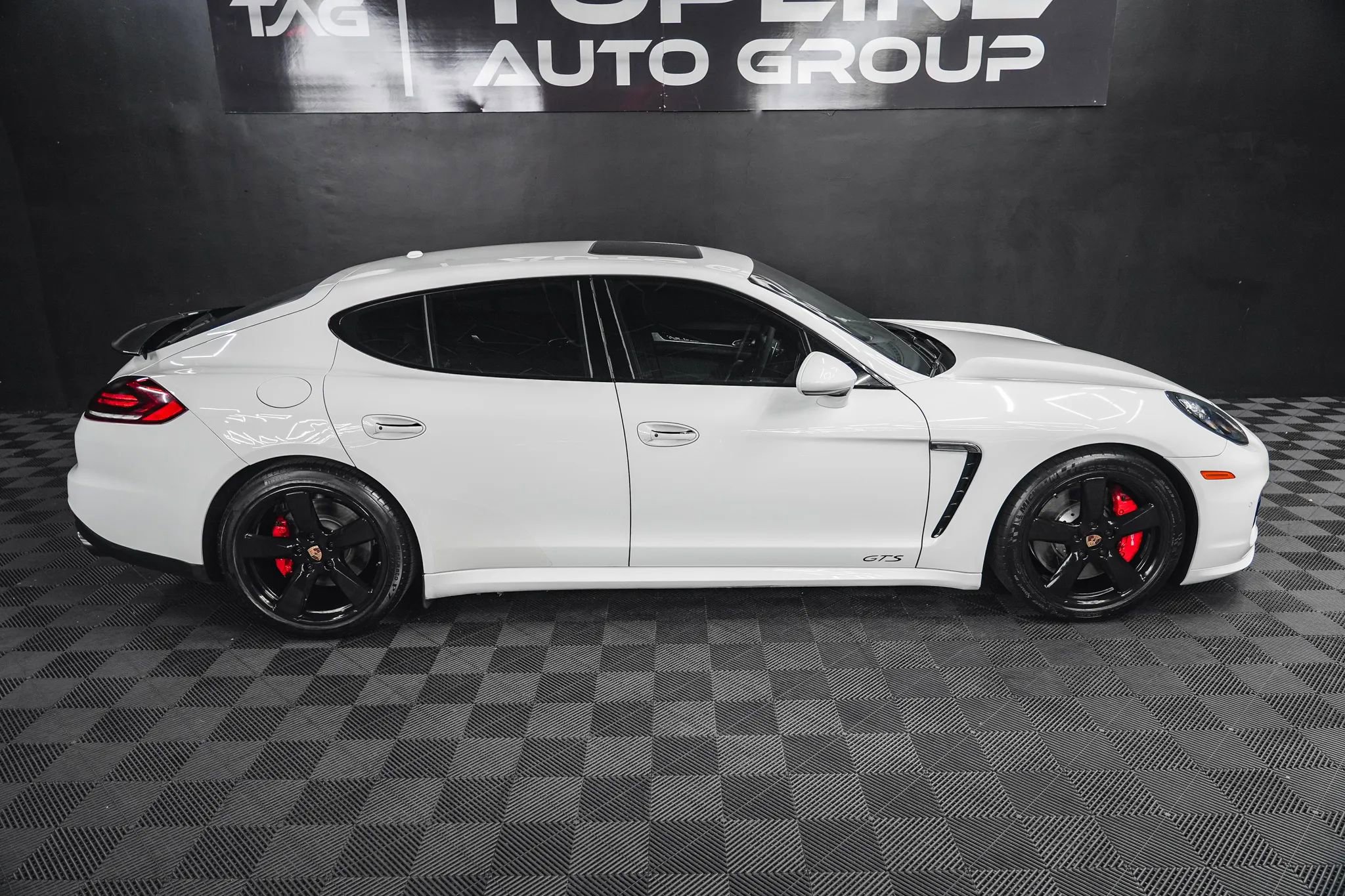 Used 2015 Porsche Panamera GTS w/ Premium Package Plus image 16