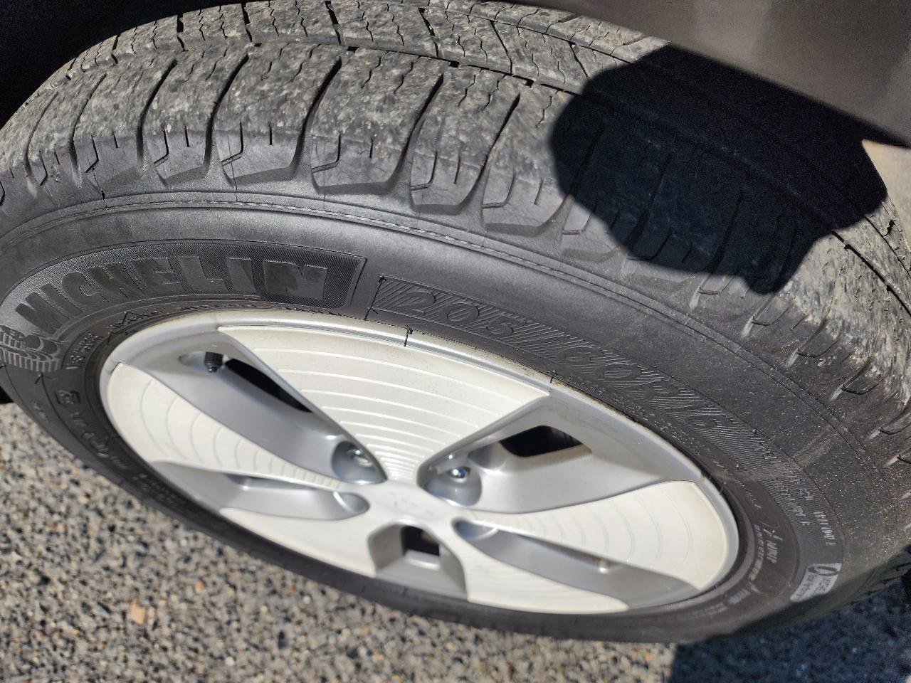 Used 2016 Kia Soul EV FWD image 40