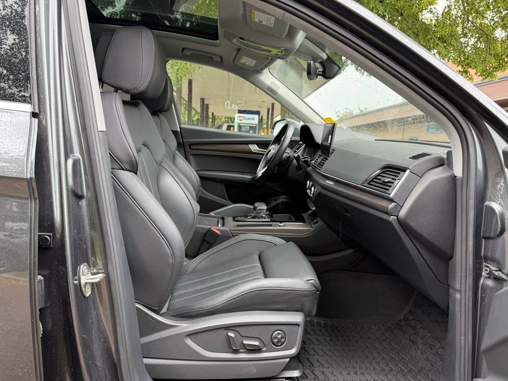 Used 2021 Audi Q5 e Prestige w/ Prestige Package image 12