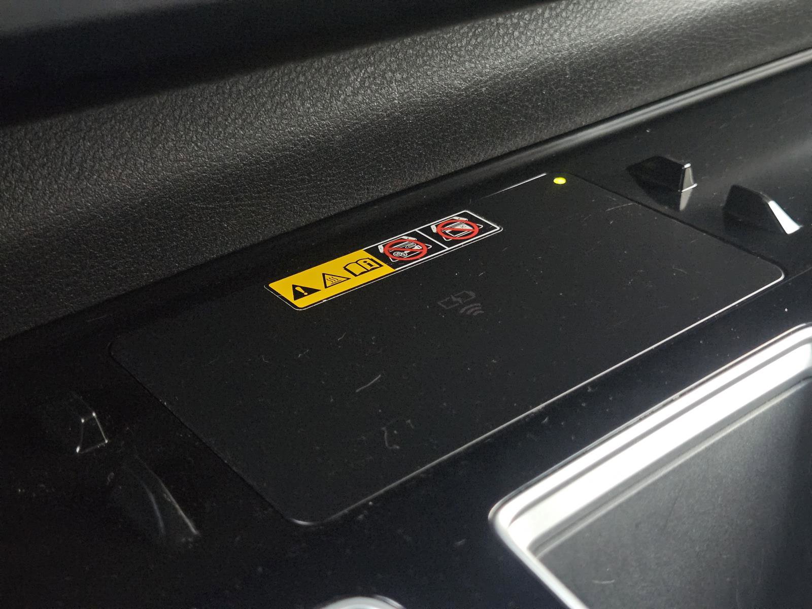 Used 2025 Toyota Sienna Limited image 26