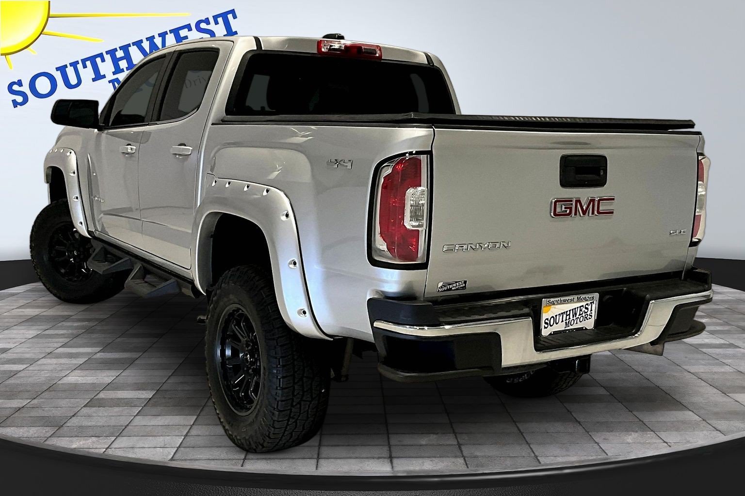 Used 2018 GMC Canyon SLE w/ SLE Convenience Package AWD/4WD image 5