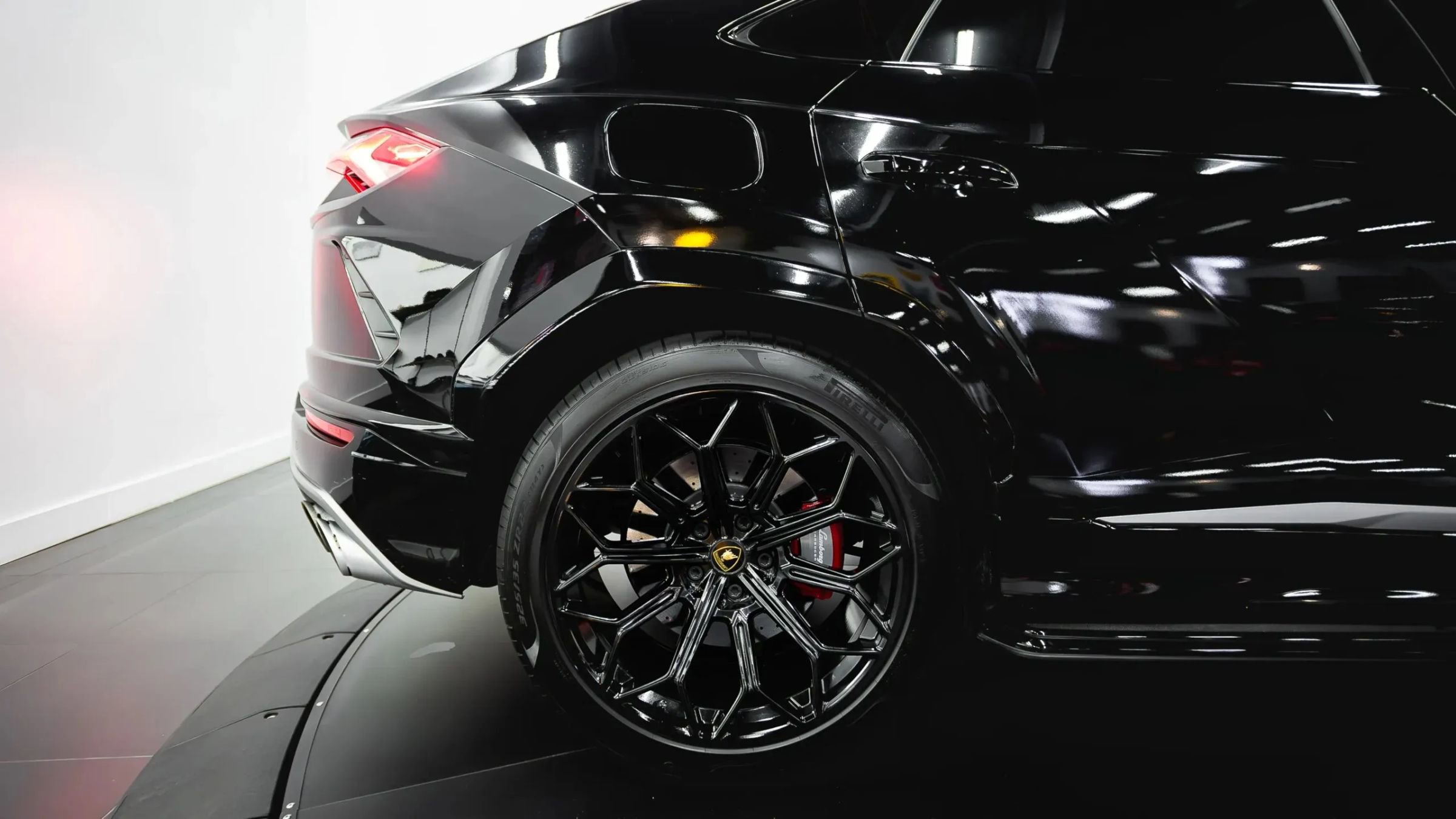 Used 2021 Lamborghini Urus image 10