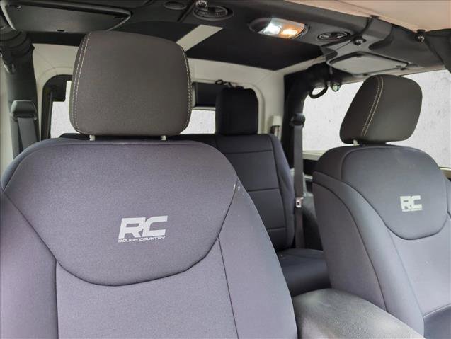 Used 2016 Jeep Wrangler Rubicon w/ Power Convenience Group image 23