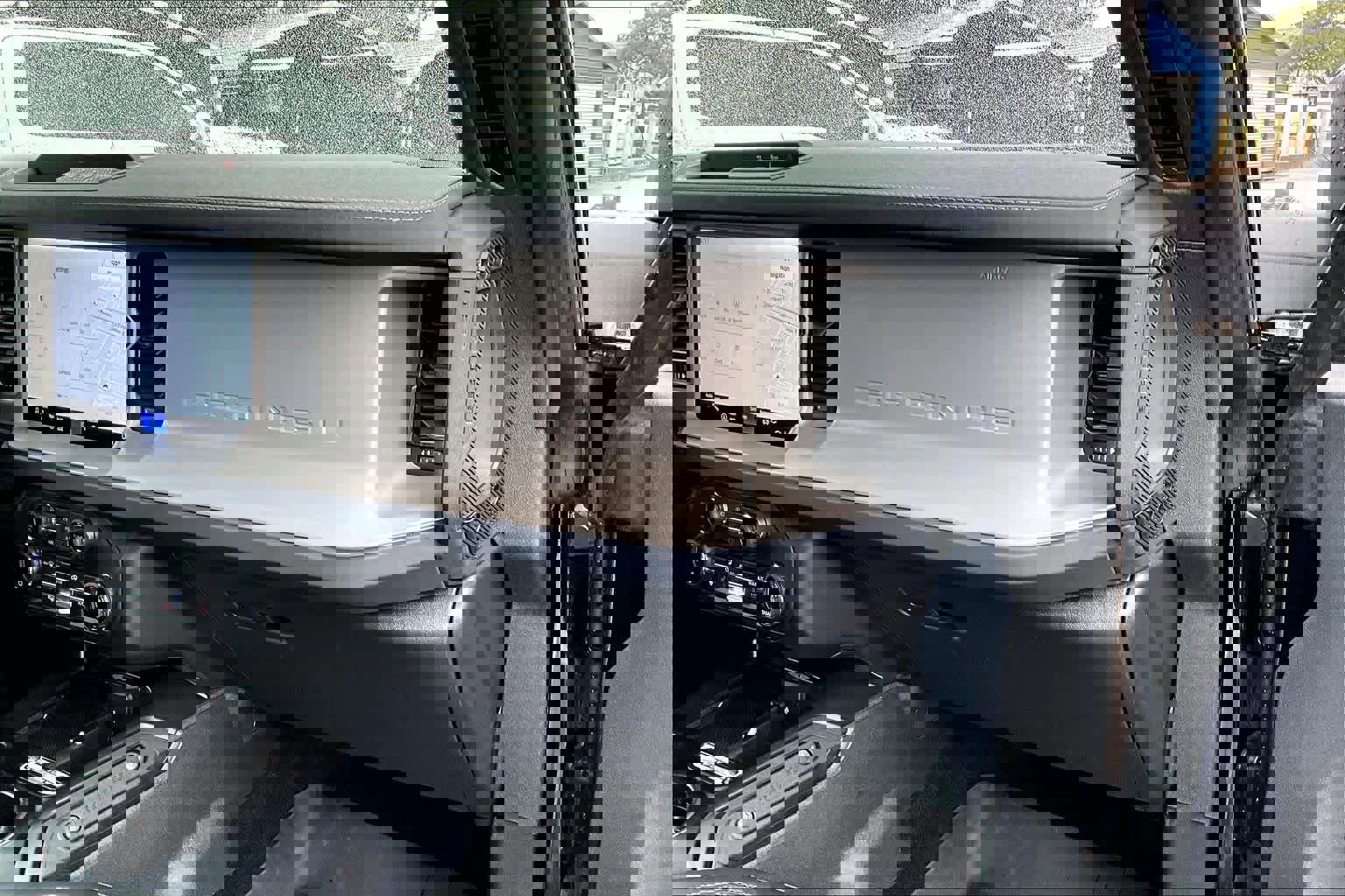 Used 2025 Ford Bronco Outer Banks image 19