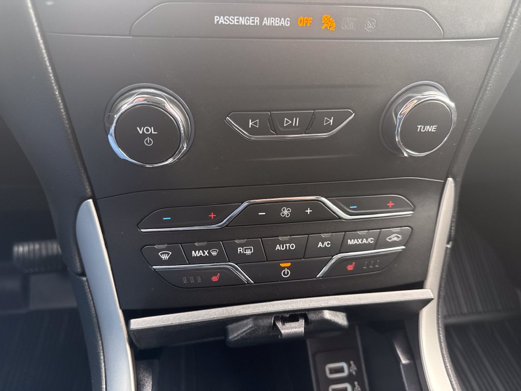 Used 2020 Ford Edge SEL w/ Convenience Package AWD/4WD image 29