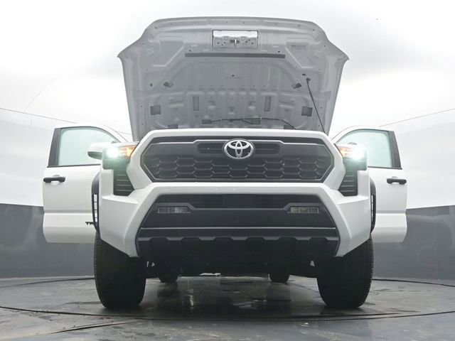 Used 2025 Toyota Tacoma TRD Off-Road AWD/4WD image 58