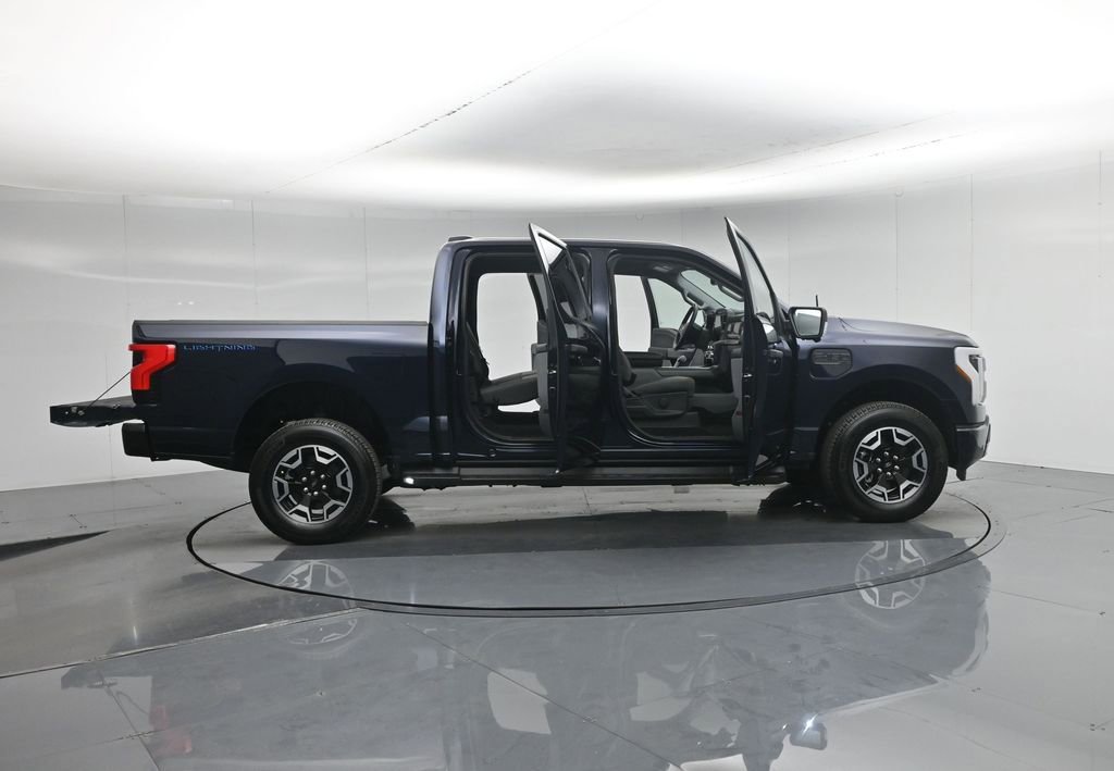 Used 2023 Ford F150 Lightning XLT image 5
