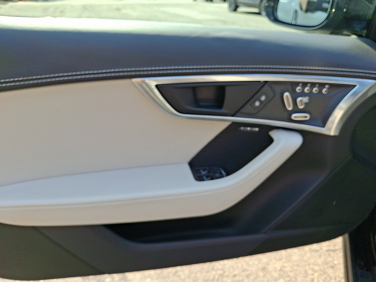 Used 2021 Jaguar F-TYPE R AWD/4WD image 11
