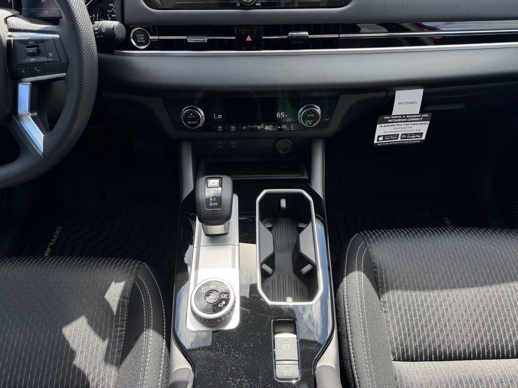 New 2025 Mitsubishi Outlander ES image 23