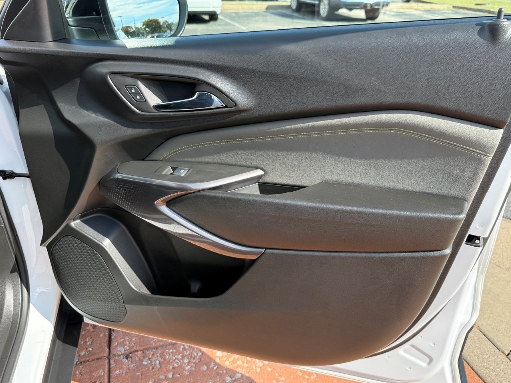Used 2025 Chevrolet Trax ACTIV w/ Driver Confidence Package FWD image 20