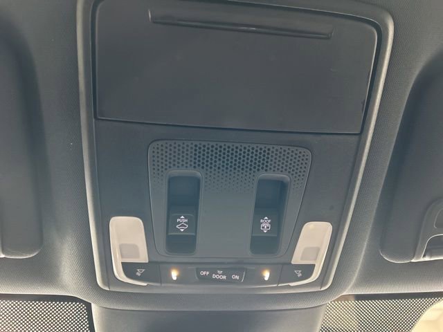 Used 2025 Honda Pilot TrailSport image 14