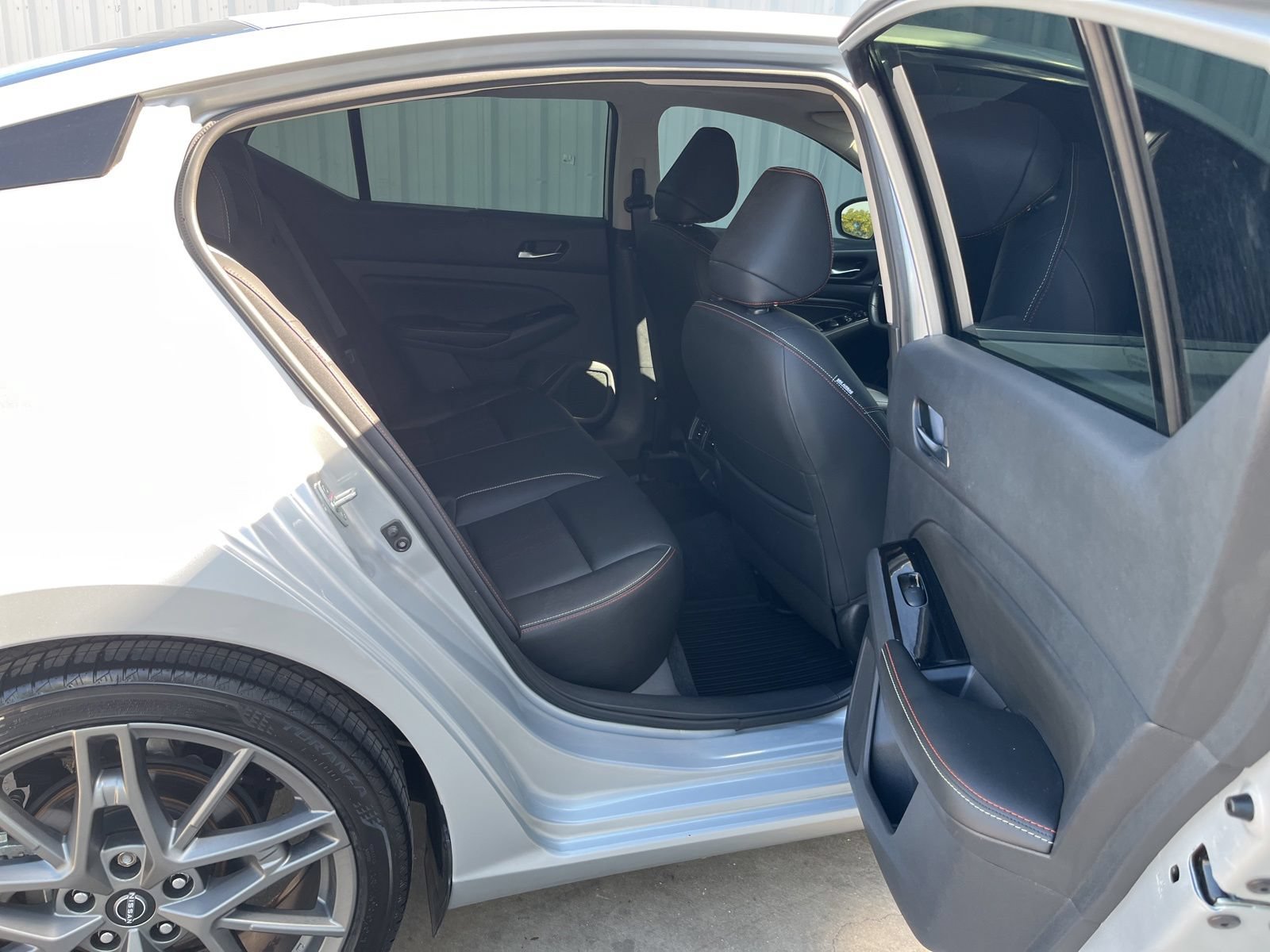 Used 2023 Nissan Altima 2.0 SR FWD image 14