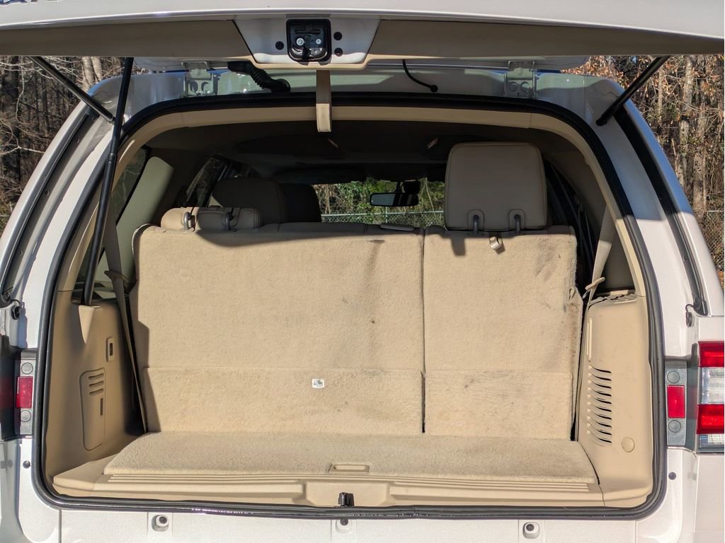 Used 2017 Lincoln Navigator Reserve image 6