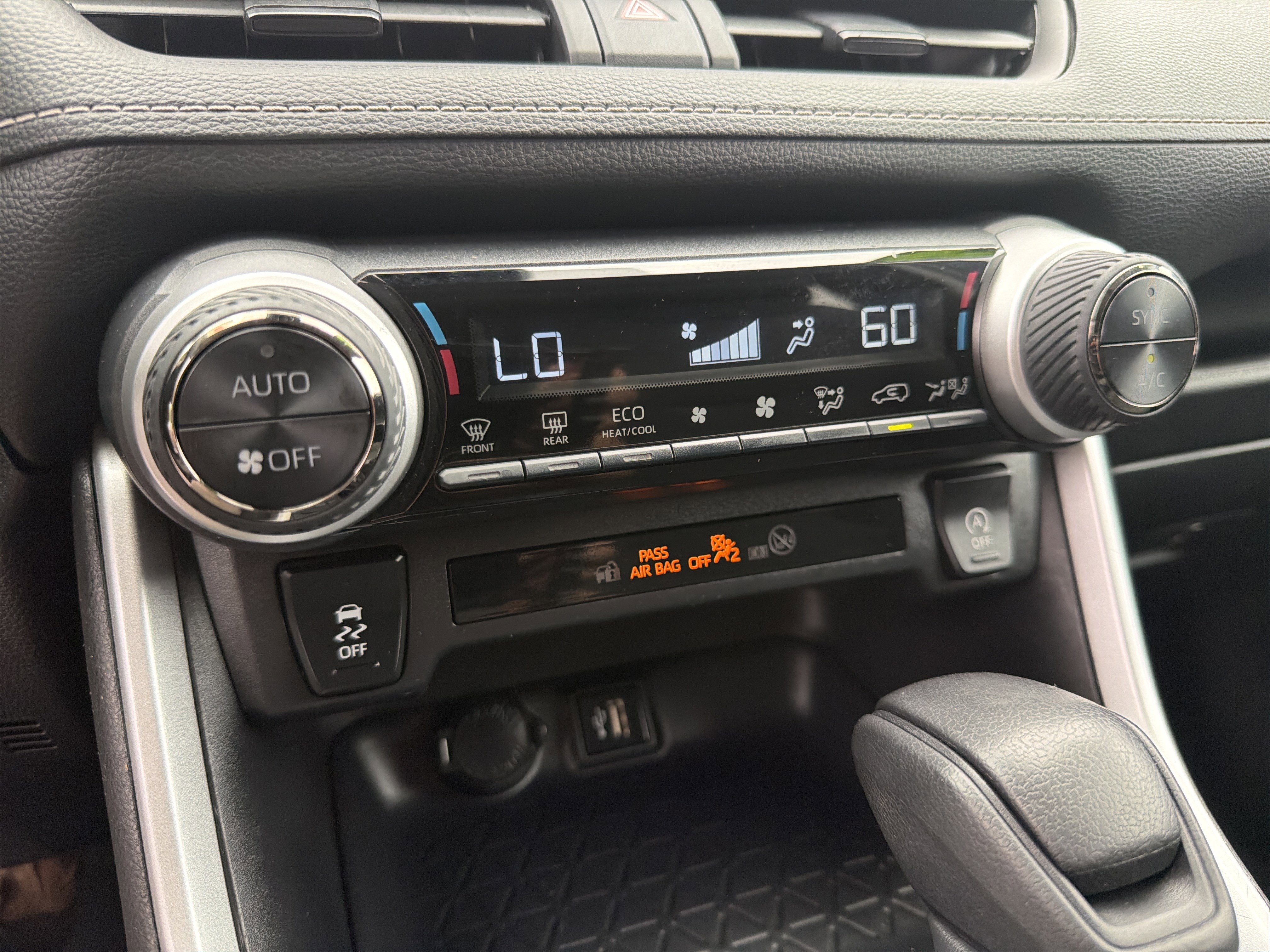 Certified 2024 Toyota RAV4 XLE AWD/4WD image 8