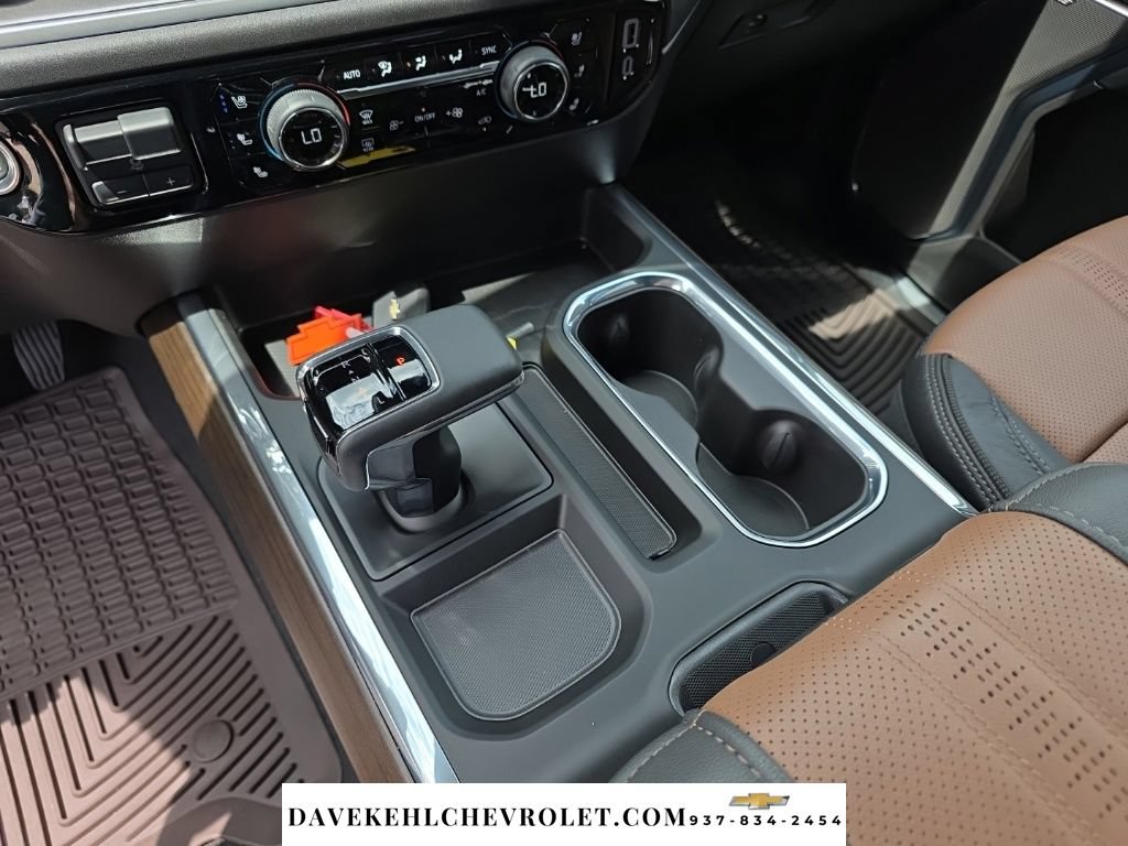 Used 2024 Chevrolet Silverado 1500 High Country w/ Technology Package AWD/4WD image 21