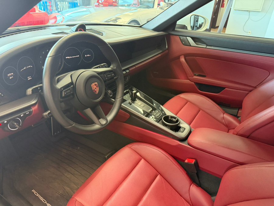 Used 2024 Porsche 911 Carrera 4S AWD/4WD image 47