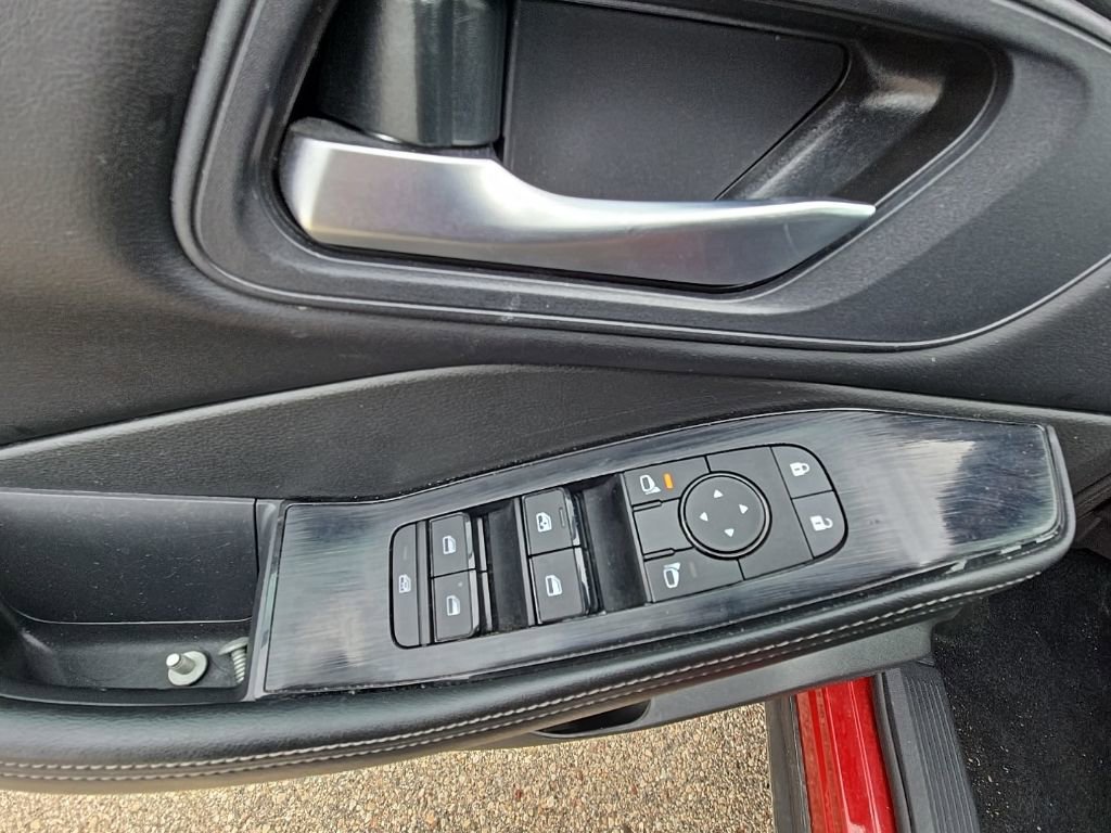 Used 2024 Nissan Rogue SV image 33