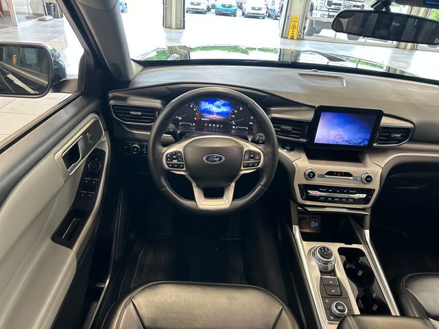Used 2023 Ford Explorer XLT w/ Equipment Group 202A AWD/4WD image 2