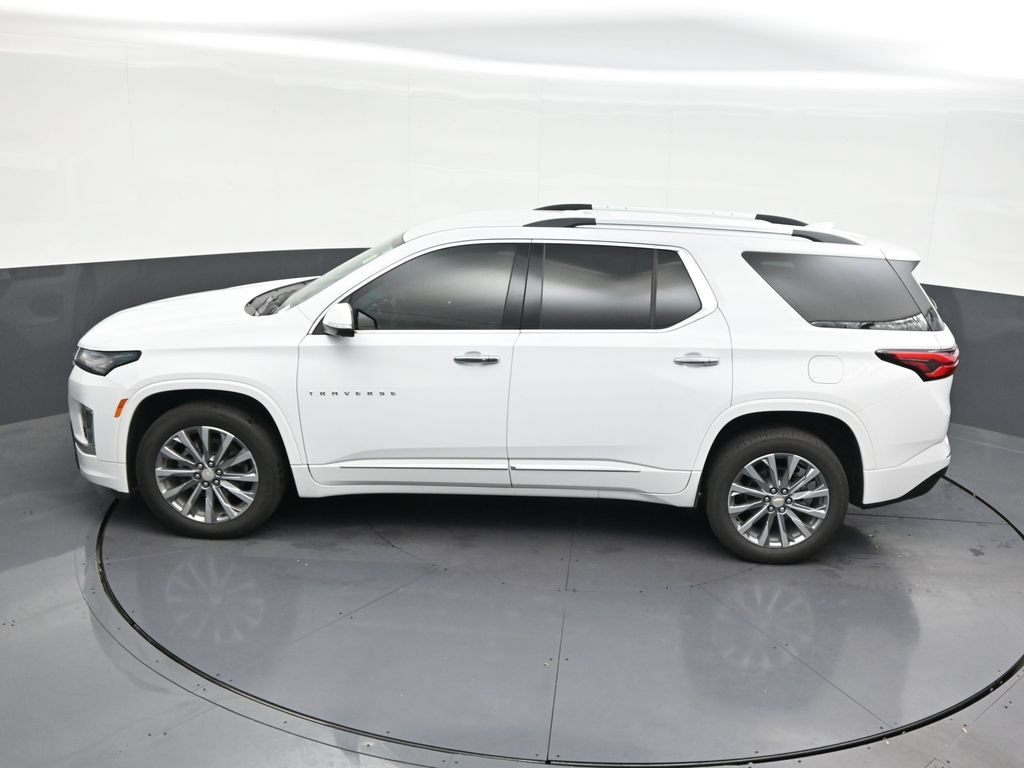 Used 2023 Chevrolet Traverse Premier FWD image 17