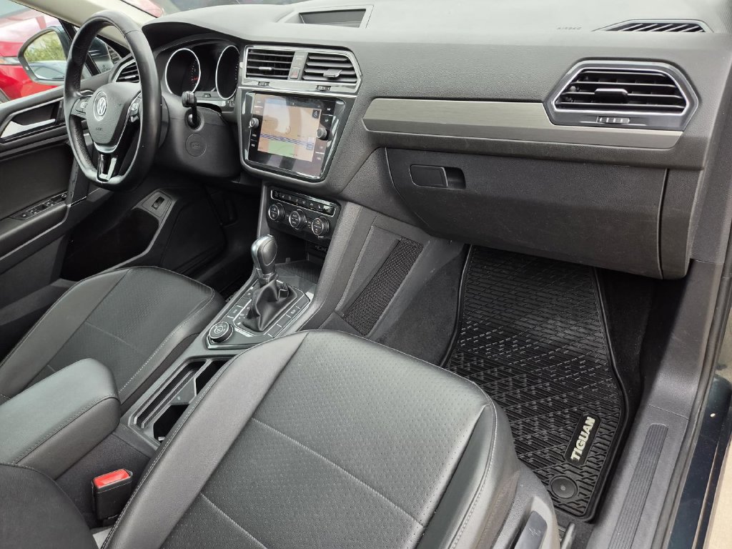 Used 2018 Volkswagen Tiguan SEL AWD/4WD image 8