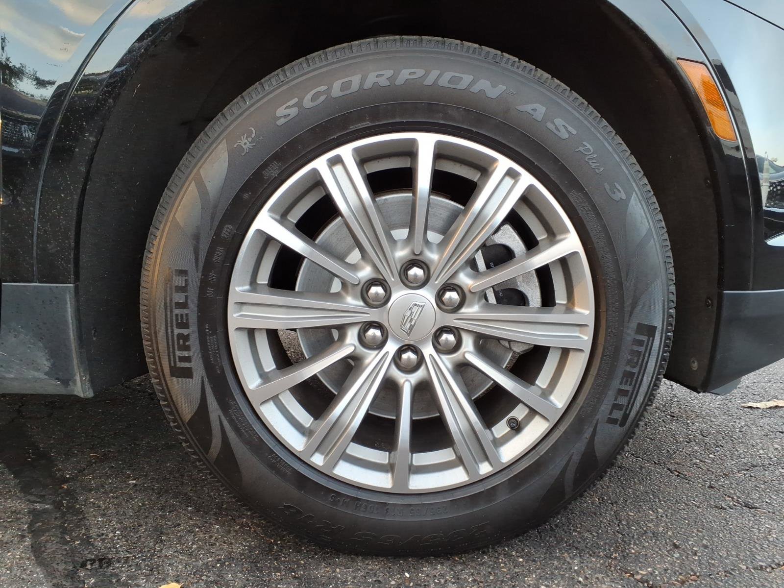 Used 2017 Cadillac XT5 Luxury w/ Driver Awareness Package image 9