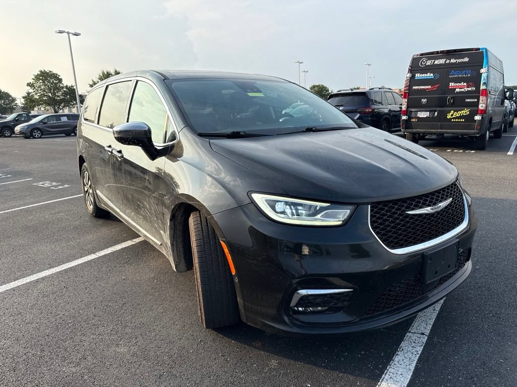 Used 2022 Chrysler Pacifica Limited FWD image 13