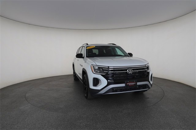 Used 2025 Volkswagen Atlas Peak Edition SE image 30