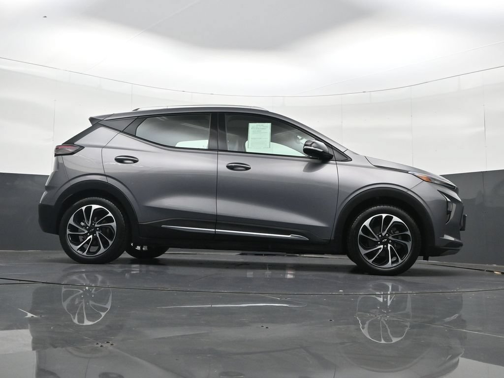 Certified 2023 Chevrolet Bolt EUV Premier w/ Sun & Sound Package FWD image 35