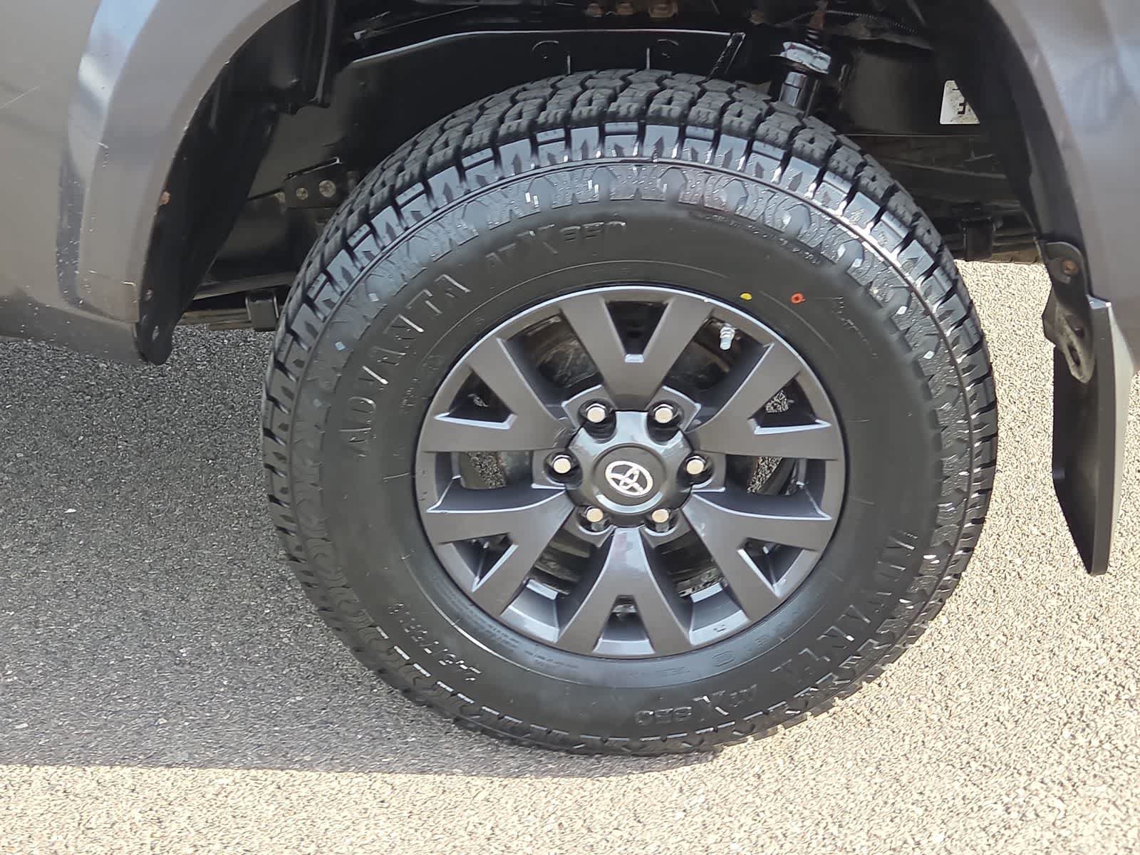 Used 2020 Toyota Tacoma SR5 w/ Blackout Package AWD/4WD image 16