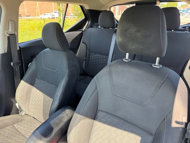 Used 2024 Nissan Kicks SV FWD image 11