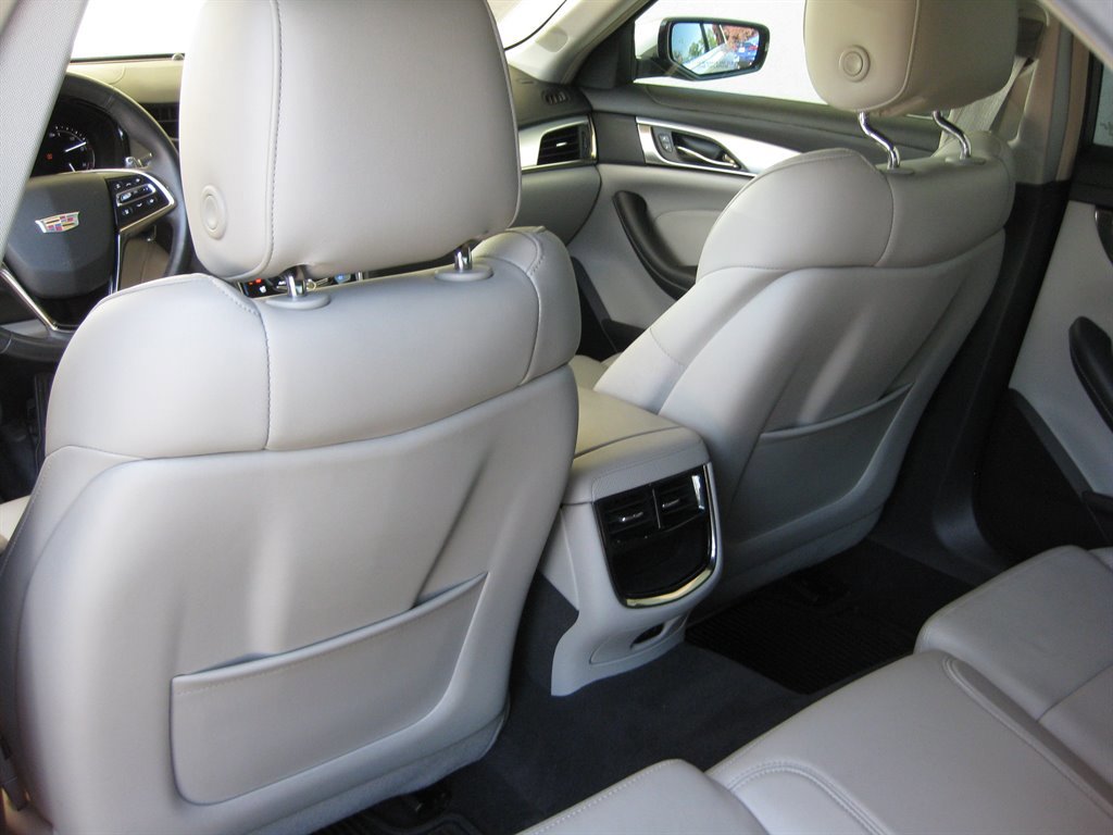 Used 2018 Cadillac CTS Luxury RWD image 26