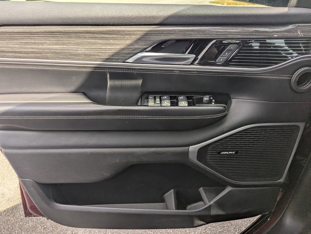 Used 2022 Jeep Wagoneer Series III image 26