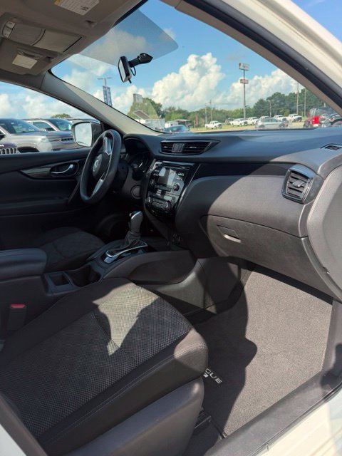 Used 2017 Nissan Rogue Sport SV FWD image 19