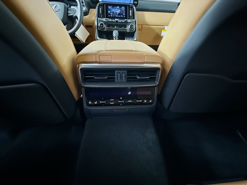 New 2026 Lexus LX 700h Luxury image 18