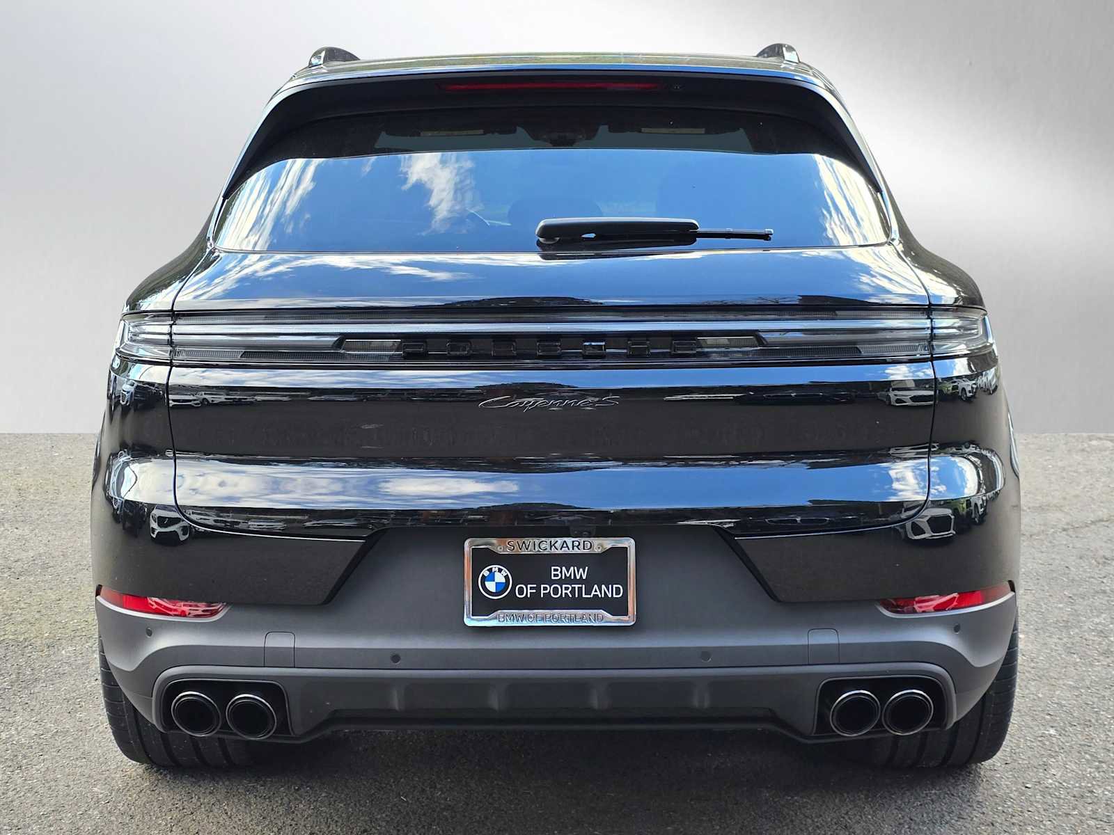 Used 2024 Porsche Cayenne S image 4