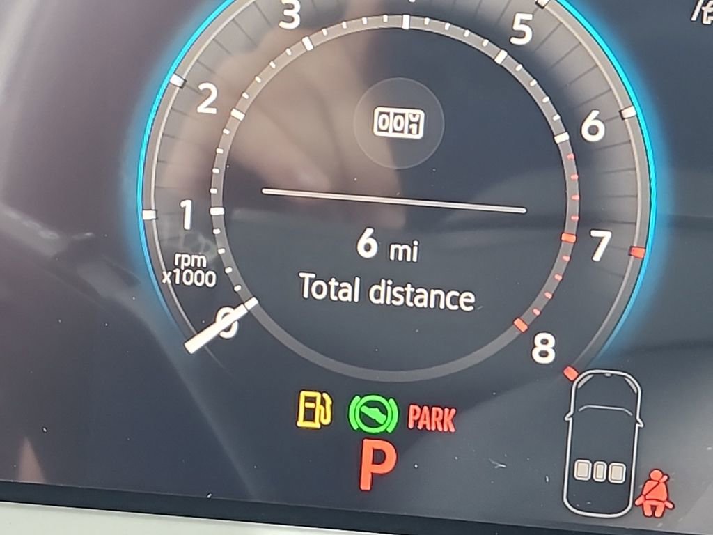 New 2025 Volkswagen Tiguan SE image 12