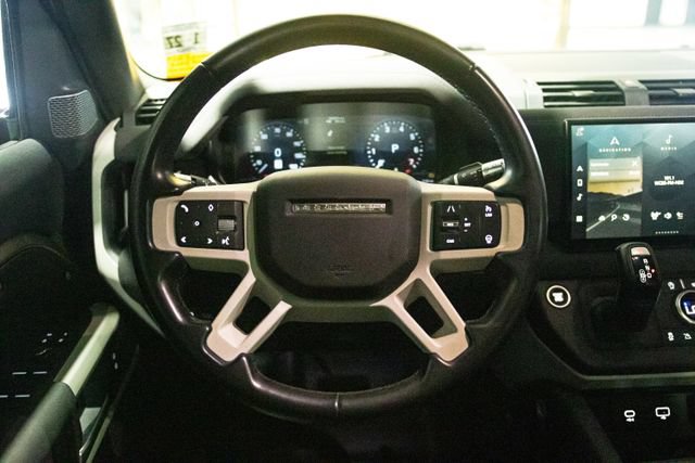 Used 2022 Land Rover Defender 110 X-Dynamic SE AWD/4WD image 18