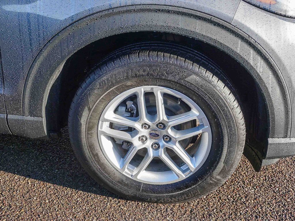 New 2026 Ford Explorer Active RWD image 9