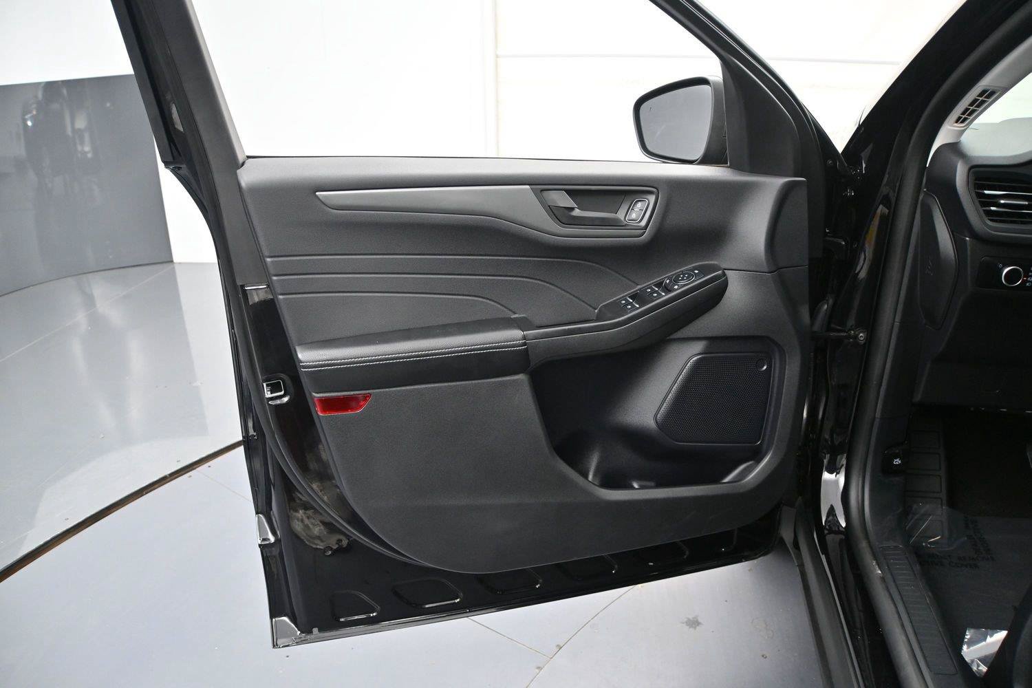 Used 2025 Ford Escape Active FWD image 8