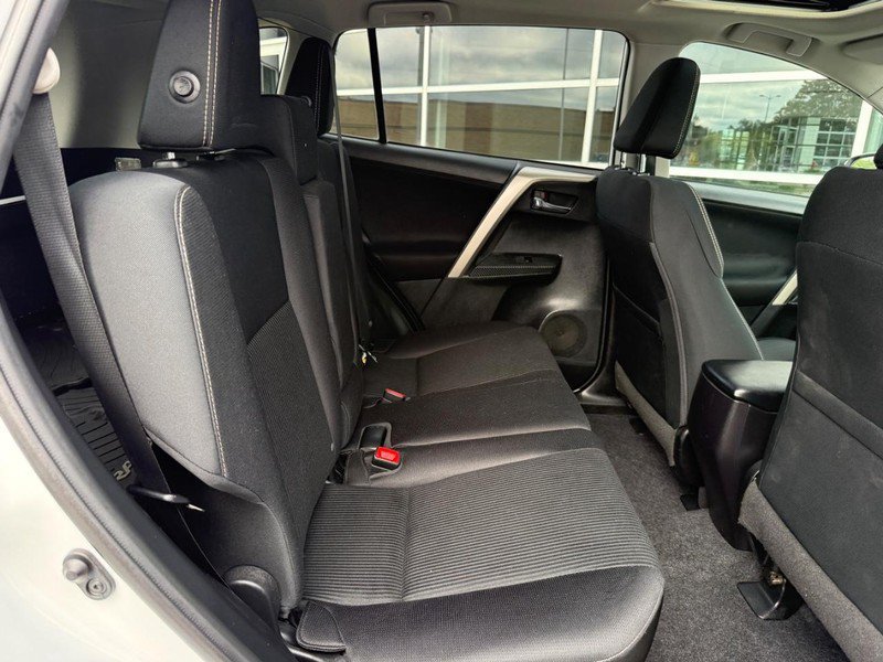 Used 2015 Toyota RAV4 XLE AWD/4WD image 12