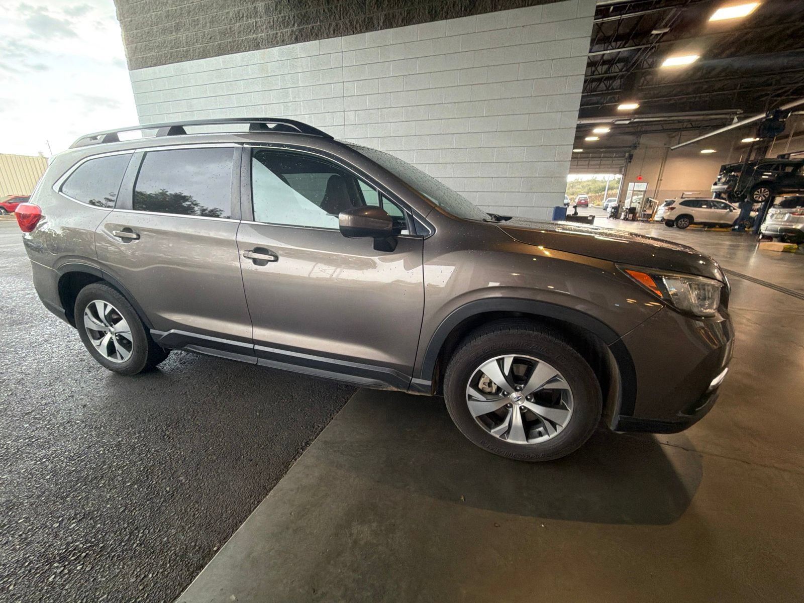 Used 2021 Subaru Ascent Premium w/ Convenience Package AWD/4WD image 5