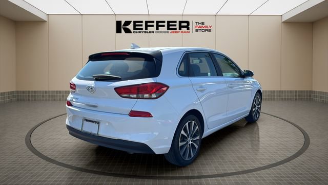 Used 2018 Hyundai Elantra GT FWD image 6