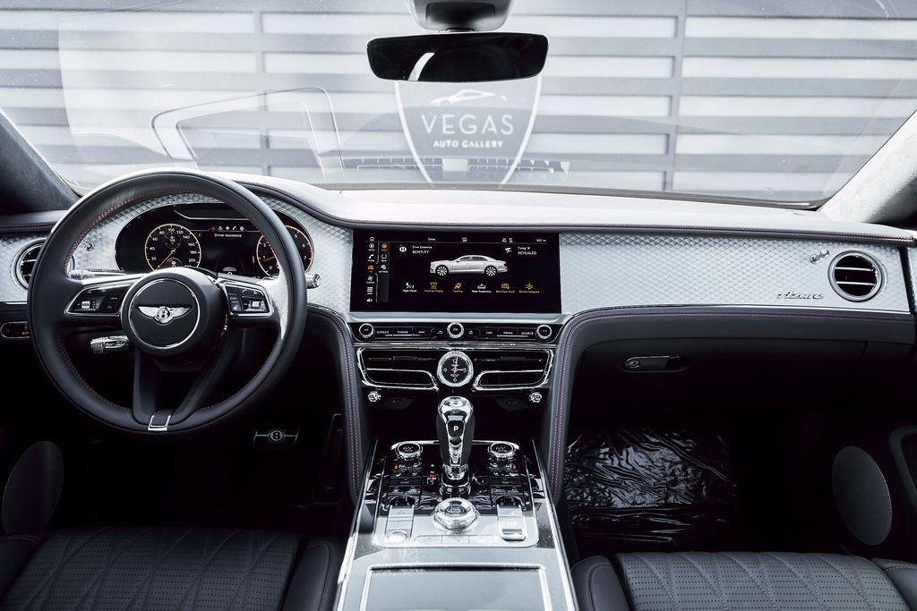 Used 2023 Bentley Flying Spur V8 image 55