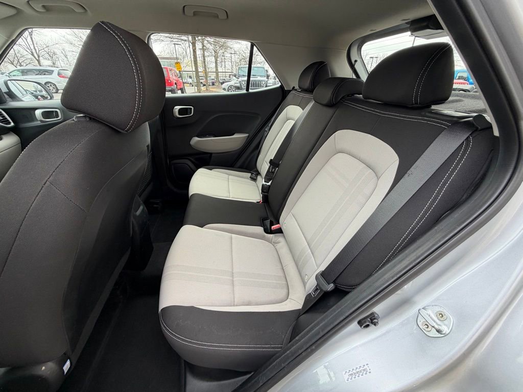 Used 2021 Hyundai Venue SEL w/ Cargo Package image 17