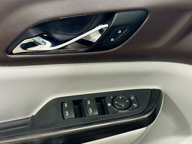 Used 2018 GMC Acadia SLT image 18